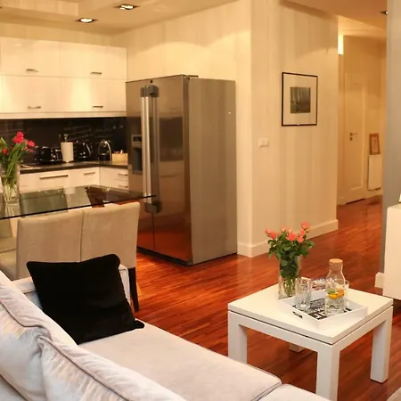 Lux Apartamenty-zlotowska *